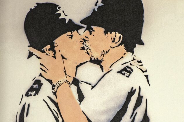 Bansky in Verona, "Kissing Coppers"