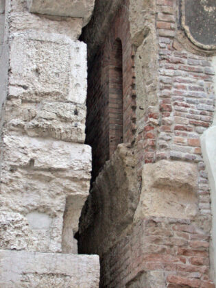 Porta dei Leoni in Verona